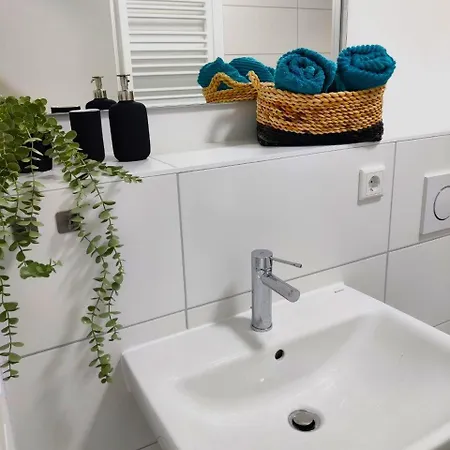 Schoen Moebliert Mit Guter Anbindung Apartamento *